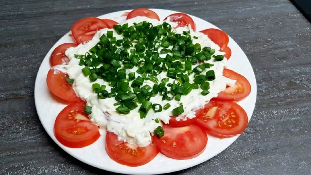 Jak podać pomidory na stół: 5 atrakcyjnych pomysłów na przekąski