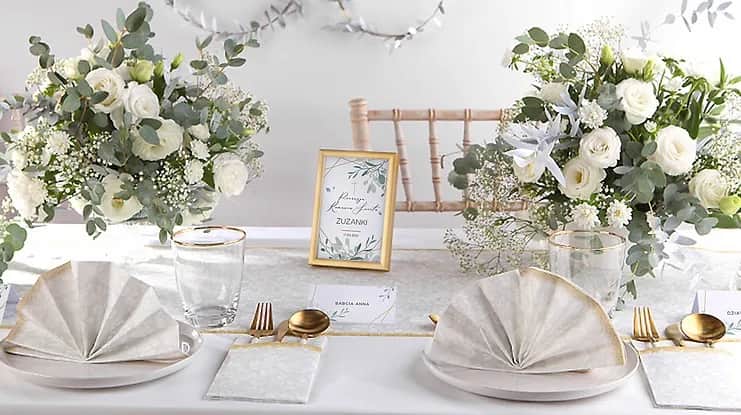 Jak ozdobić stół na komunię: 10 inspirujących pomysłów