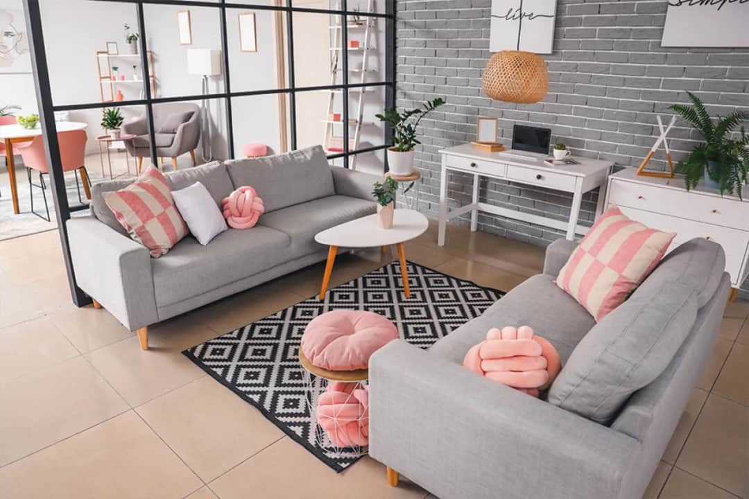 Jak ustawiać meble w pokoju: 7 zasad idealnej aranżacji wnętrz